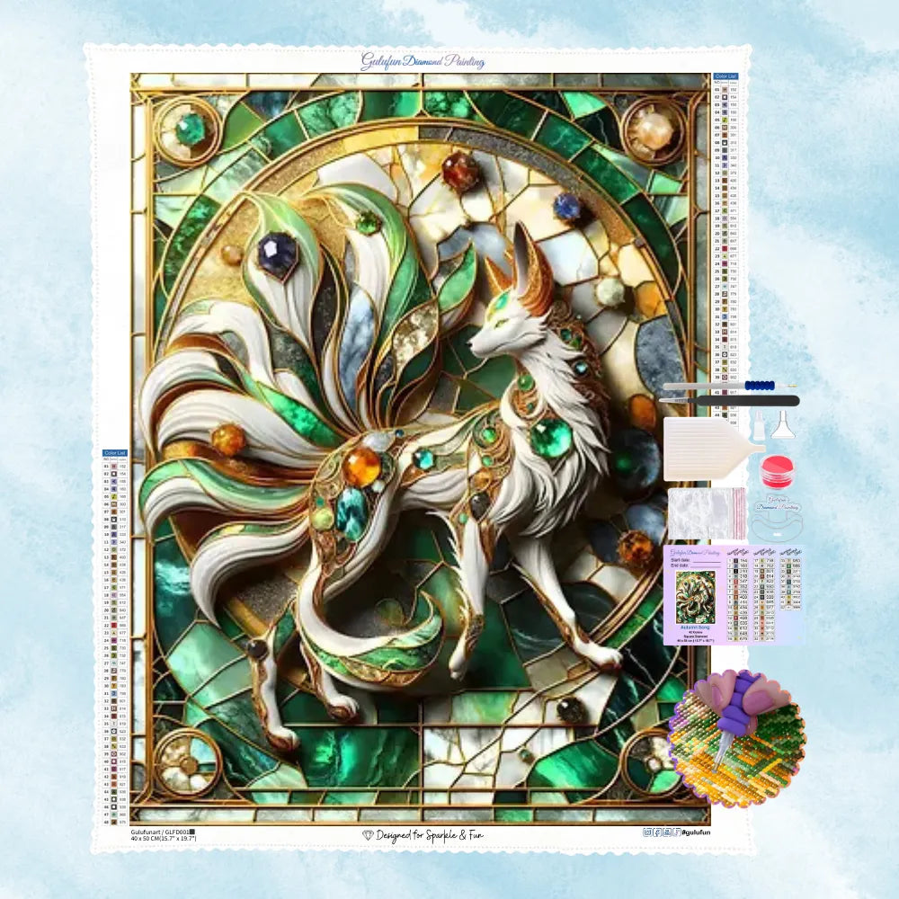 5D Diamant-Gemälde Motiv einer majestätischen Kitsune im smaragdgrünen Buntglas-Stil