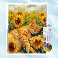 5D Diamant-Gemälde Motiv einer friedlich schlafenden roten Katze in einem leuchtenden Sonnenblumenfeld im impressionistischen Stil