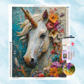 5D Diamantbild Motiv eines majestätischen Einhorns mit bunter Blumenmähne in strukturierter Spachteltechnik und Impasto-Optik