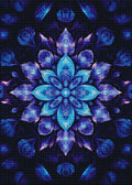 Gerahmtes 5D Diamond Painting Wandbild mit leuchtendem Mandala in Blau und Lila, funkelnd und texturiert an einer Wohnzimmerwand.