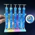Handgefertigter Diamond Painting Stift in Blau-Galaxie-Optik mit zwei Aufsätzen ergonomisches Zubehör