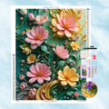 5D Diamond Painting Motiv: Elegante, geschwungene Blumen in Rosa und Pastellgelb auf mintgrünem Grund, gestaltet in einer realistischen 3D-Papierkunst-Optik.
